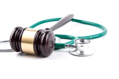 stethoscope-and-gavel-14620005867KI